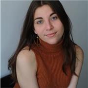 Profesora de español imparte clases online orientadas a todas las edades