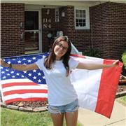 Studentessa al quarto anno di liceo, appena tornata da un semestre negli Stati Uniti, offre ripetizioni e conversazione in inglese