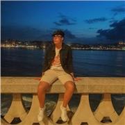 Profesor de inglés , actualmente estudiante de 2 años de educación primaria , por lo que me gustaría impartir clase a niños de primaria