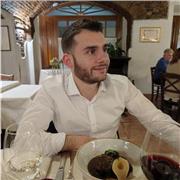 Tennis con 15 anni di esperienza, propone lezioni individuali e collettive di tennis. Metodologie personalizzata in base alle nece