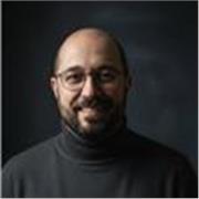 Profesor con mas de cinco años de experiencia en clases online.
