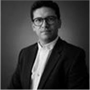 Profesor de francés y español (DELF/DELE), con más de 12 años de experiencia en Madrid y online.