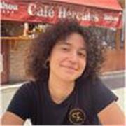 Profesora de inglés para estudiantes que quieran sentirse cómodos con el idioma