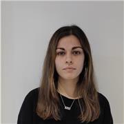 Profesora de Historia imparte clases a niños/as de todas las edades