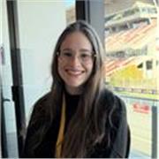 Educadora Infantil con C1 para apoyo escolar personalizado en inglés de infantil y primaria.