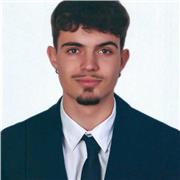 Poseo un nivel B2 de inglés con certificado oficial de Cambridge, y podria dar clase a niños de infantil y primaria