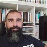 Sono Ingegnere e insegno Informatica e affini da 10 anni durante i quali ho avuto modo di seguire centinaia di studenti.