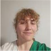 profesora de lenguaje musical, estoy estudiando musicología en la universidad. Estuve estudiando piano en el taller de músics