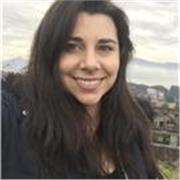 Insegnante madrelingua di portoghese brasiliano, laureata in Arti e appassionata di lingue.