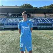 Entrenador y jugador de fútbol de tercera RFEF, jóven y con ganas de enseñar mis conocimientos.