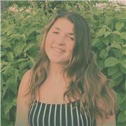 Je suis auxiliaire de puériculture .jai toujours apprécié apporter mon aide au personne en difficulté et je suis à l’écoute