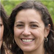 Muttersprachliche Englischlehrerin bietet Nachhilfeunterricht für Universitätsstudenten an.