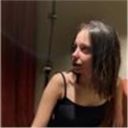 Insegnante Qualificato con Laurea in Filologia Inglese, Metodo Efficace e Approccio Creativo