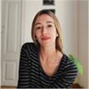 Instructora de yoga y bailarina / Yoga instructor and dancer