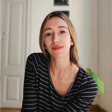 María