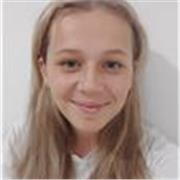 Studentessa del 5° anno di liceo. Conseguito l'anno scolastico negli USA, avendo un livello di inglese quasi madrelingua