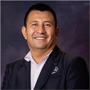 Soy pedagogo, y tengo vasta experiencia en primaria mayor y secundaria. Dando clases y apoyo escolar