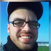 Diplomato Trinity College London offre lezioni di chitarra moderna e armonia dal base all'avanzato