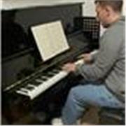 Lezioni di pianoforte individuali in presenza/online per neofita-principiante-intermedio