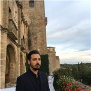 Profesor de Educación primaria y primeros cursos de Secundaria . 
Con experiencia de más de 10 años .