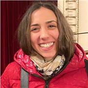 Neo laureata in Antropologia culturale ed Etnologia, disposta ad aiutare i ragazzi nel proprio percorso formativo attraverso lo studio delle materie umanistiche, italiano, storia, filosofia, antropologia