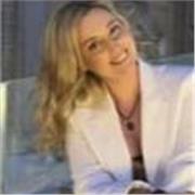 Clases Canto Lírico. Licenciada en musicología por Canto en la Esc Sup Canto Mad, másters con prof internacionales (Ny,Londres,It