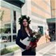Studentessa universitaria laureata in biologia frequentante la magistrale