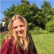 Etudiante en double diplôme franco-allemand propose des cours de langues (français, anglais, allemand)