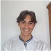 Estudiante universitario con alto nivel de inglés, francés y ciencias, e ilusión por enseñar a quien lo requiera.