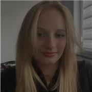 Erfahrene Nachhilfelehrerin, selbst noch Schülerin in der 10. Klasse ergo nur Nachhilfe für Klassen darunter