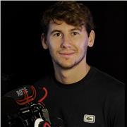 Cours de photographie Victor j’ai 24 ans, professionnel de l’image ans, diplômé d’un Bac+3 en réalisation de l’image d’une école de cinéma, l’EICAR, toujours patient et souriant ! À votre service