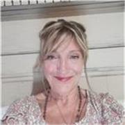 Profesora de francés apta para todos los niveles.