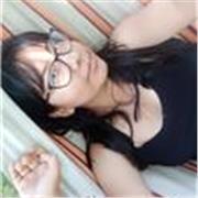 Profesora de inglés intermedio para los estudiantes que lo necesiten