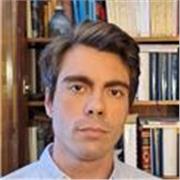 He adquirido experiencia recientemente como profesor de Lengua y Literatura. 