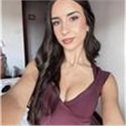 Titulada en inglés con un año de experiencia en la docencia.