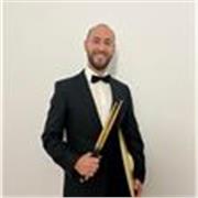 Percusionista con titulación superior, experiencia en orquestas profesionales y docencia.