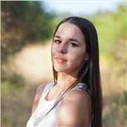 Ragazza laureata in lingue offre ripetizioni di inglese