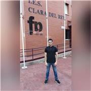 Profesor de boxeo sin titulo pero con conocimientos de acondicionamiento físico.
