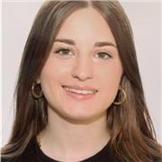 Estudié bachiller, soy educadora infantil y estoy estudiando magisterio infantil. Estoy capacitada para dar clases de primaria.