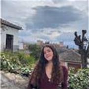 Maestra titulada en Educación Infantil y Educación Primaria.