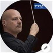 Diplomierter und Preisträger Musiker und Komponist