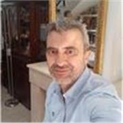 Nativo español  y fascinado por enseñar el castellano 