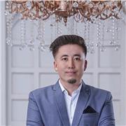 Experienced English and Communication Skills Tutor offers personalized online and in-person lessons in Bremen, with proven success