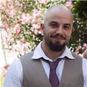 Laureato in Geologia, lezioni di matematica, fisica, scienze della terra per superiori (no licei) medie, elementari