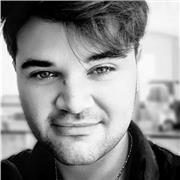 Docente di ricettività turistica impartisce lezioni in inglese, storia e turismo