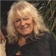 Sei alla ricerca di un insegnante serio e madre lingua inglese? Contattatemi e insieme formuleremo un programma adatto a te