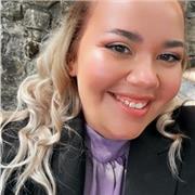 Ragazza per Aiuto Compiti per il periodo estivo