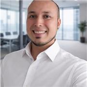 Inglés C1 con experiencia internacional – Clases online para niños