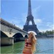 Soy universitaria, tengo el B2 de Francés, puedo ayudar perfectamente a preparar exámenes B1, B2 y exámenes de instituto y colegio