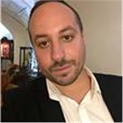 Experto poliglota, trabajo desde años con los idiomas.
Amante y estudioso de la literatura.